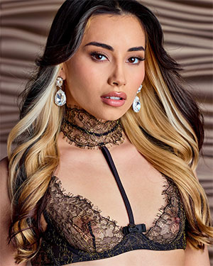 Aria Lee Naughty Seductress