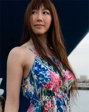 Azumi Kinoshita Sexy Model