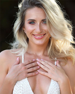 Cara Mell Backyard Fun