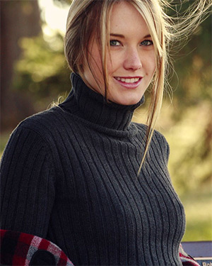 Jewel Loves Sweater Weather
