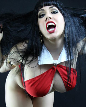 Kayla Kiss Sexy Vampirella