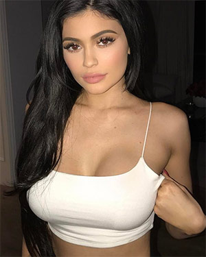 Kylie Has Hot Pics