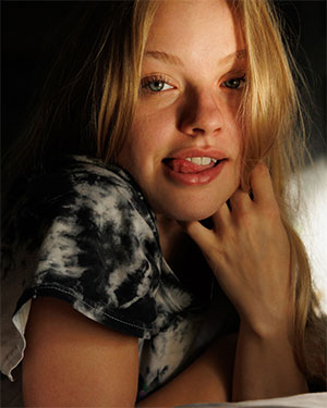 Kylie Shay Sexy Morning Presents Zishy