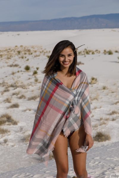 Alejandra Cobos White Sands Ass Zishy