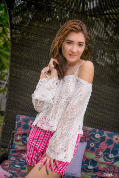 Allie Reed Takes Off Her Pink Shorts Cosmid