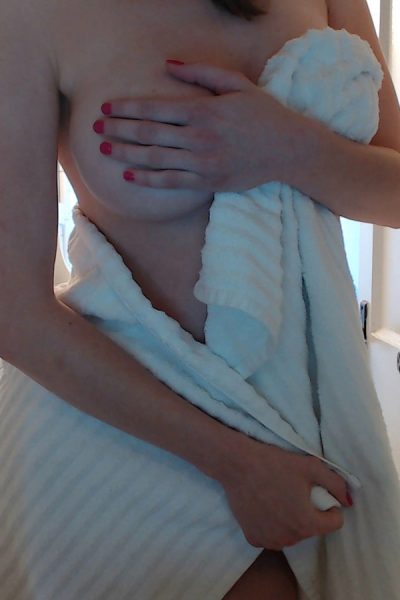 Amber Hahn Lotion Up