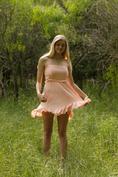 Amber Moore In Whitetail Trail Zishy