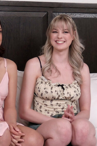 Amber Moore and Sasha Reign Pillow Princess’s First Lick ExCoGiGirls