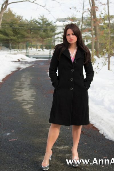 Ann Angel XXX Snow Flasher