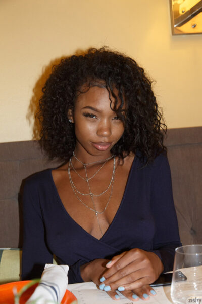 Asia Amour On A Dinner Date Zishy