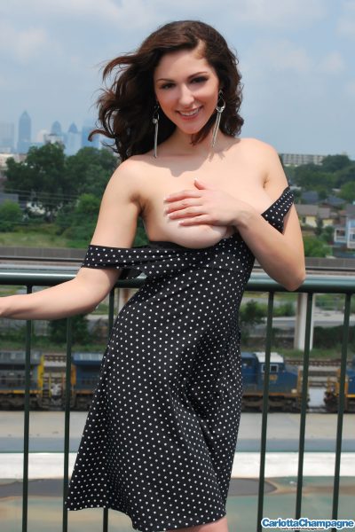 Carlotta Champagne City Girl