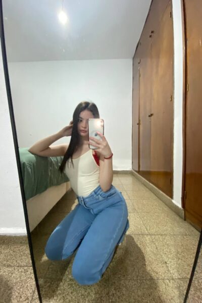 Daisy Joness Jeans And Ass Onlyfans
