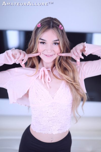 Della Cate Playful Warm Up Amateur Allure