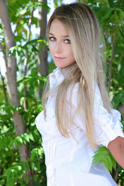 Elise Met-Art