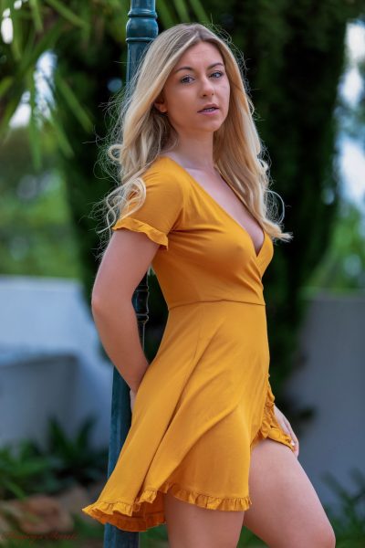 Elle Hunter The Dress Hayleys Secrets