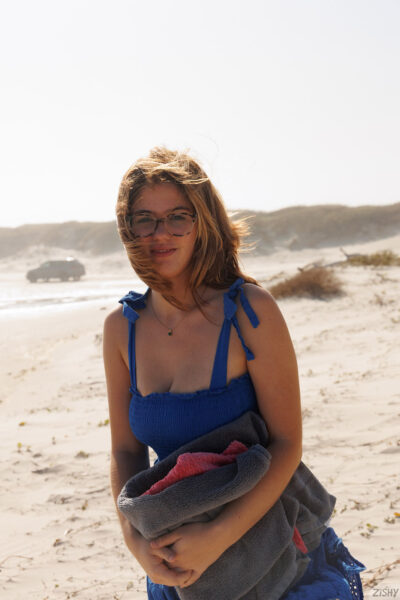 Ellie Nova Windy Bluffs 1 Zishy