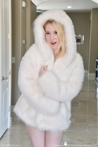 Gigi Sweets Dressed In Fur FTV Milfs
