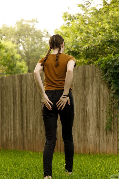 Hazel Moore In The Burbs Zishy