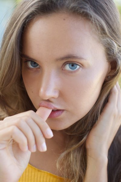 Katya Clover Selfie Time