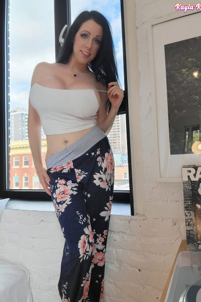 Kayla Kiss Bedroom Fun