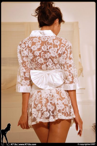 Kt So Lace White Asian Outfit