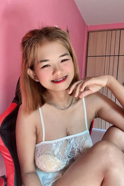 Lilbabyuna Cute Asian Face Onlyfans