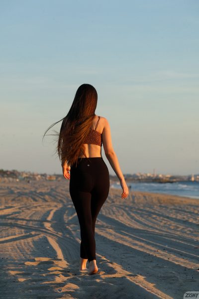 Melba Chastain Hair Sand Curves Zishy