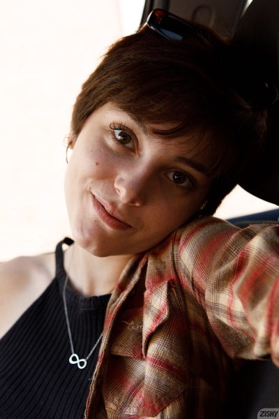 Miquela Dezza Nice Trips 1 Zishy