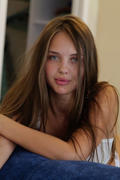 Olya Derkach Quickie Business Zishy