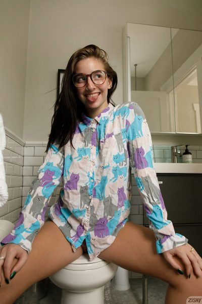 Sasha Apex Reads Heinlein Zishy