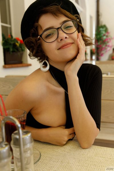 Victoria Minina Cafe Society 1 Zishy